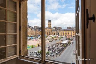 Suites Mana - MATAHINA avec VUE SUPERBE sur la Place DUCALE et Parking privé inclus - Charleville-Mézières - 9
