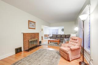 Barnes City House about 3 Mi to Hunting and Fishing! - 6