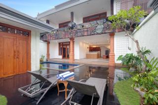 Golden Lotus Villa Canggu - 8