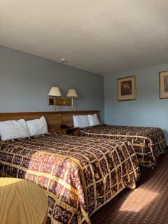 Land of Ahs Motor Inn - Erie - 3