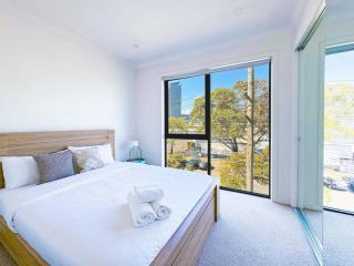 Bright 3 level townhouse - 6