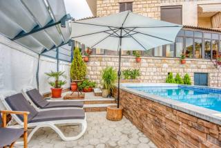 La Kava 1-BR Apt with Terrace in Ain Aar - Al ‘Aţshānah - 0