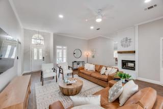 Boho Chic Home w Backyard Paradise - Pool + Grill - North Richland Hills - 7
