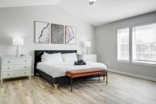 Lewisville Estate - Spacious 5BR w Game Room - 6