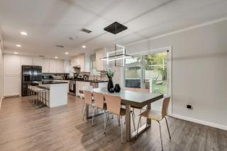 Luxury Home w Hot Tub near AT&T Stadium - Arlington - 1