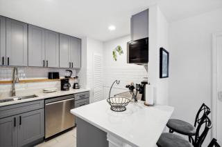 Cozy & Modern Home in Heart of Dallas - 7