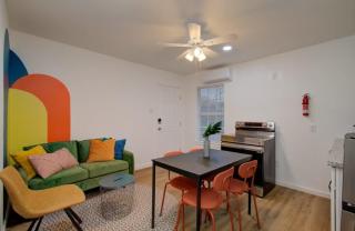 Heart of Houston - 2-BD 1-BA with Grill - Houston - 0
