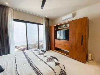 BohoChic Studio with Full Kitchen, Pool, Balcony WiFi - 3