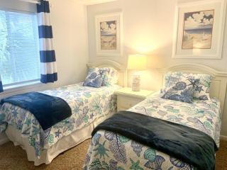 E4 Ocean Walk two bedroom two bath sooo comfortable. - Mallory Park - 1