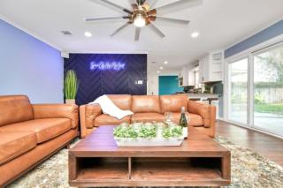 NASA 4BR Escape HeatedPool HotTub and Daybed - Friendswood - 5