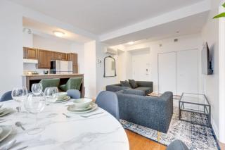 M11 Gorgeous Bright Corner 2BR in Heart of MTL - Montreal - 6