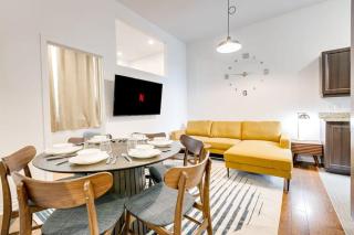 M11 Stylish & Modern 3BR downtown MTL - Montreal - 0