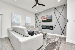 Luxury Stay King Bed Near NRG and Med Center - Houston - 4