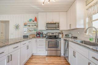 Coconut Flats Duplex- Upstairs- - 1