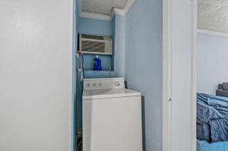 Charming Condo one block from the beach - WR 301 - 3
