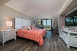 Ground Floor Ocean Front Studio - Caravelle Resort 124 - Myrtle Beach - 9