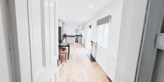 Spacious Room at The Burford Hideaway - 1