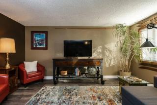 #StayInMyDistrict Eclectic Boise Townhouse near St Als - 5