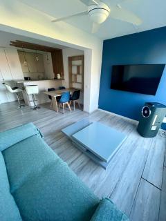 Apt Golfe Juan - 5min des plages - Parking privée - Piscine Rooftop - 9