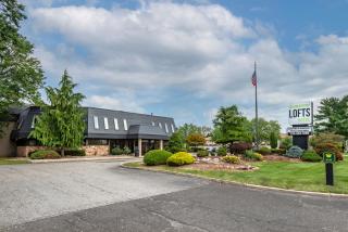 Amwell Suites - - 2