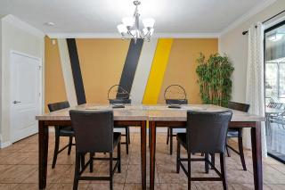 Escape Ordinary! FL Family Oasis Sleeps 20 - Davenport - 8