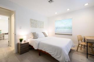 Beautiful And Comfortable Apt in Victoria Park - 4