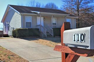 Beautiful cul-de-sac home with a fenced in yard! - Clarksville - 3