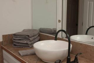 Less than 1 mile from Fort Sill 2 bedrooms! - Lawton - 0