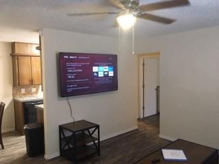 Downstairs One Bedroom Close To Fort Sill! - Lawton - 2