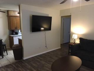 Simple 1-bedroom unit upstairs close to Fort Sill! - 7