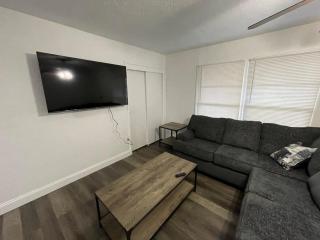 Cozy 3-Bedroom, 1-Bath Home Close to Fort Sill - 8