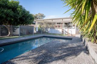 Moffat Beach, Large families & friends unite here! - 5