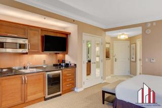 MGM Signature-09-716 8 TWO adjacent Studio units - 8