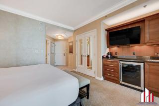 MGM Signature-15-611 Strip View Jacuzzi Studio - 3