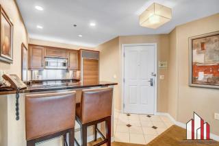 Signature 2Br3Ba balcony combo units 31-702 and 04 - Las Vegas - 5