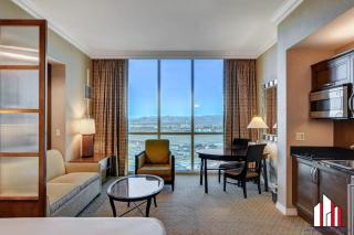 MGM Signature-31-704 Jacuzzi Studio - 1