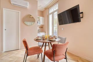 Appartement Place du Marechal Juin - III - Paris - 3