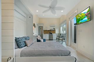 Mod Studio - 100 Steps to the Beach, Pets OK, Private Deck! - St. Augustine - 4