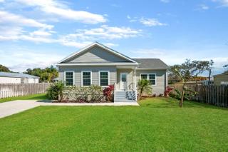 Canal Front Home! Walk to Beach, Porch, Fishing - St. Augustine - 5