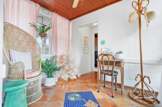 Pink House Prime Location Walk to Downtown Dogs OK - 4