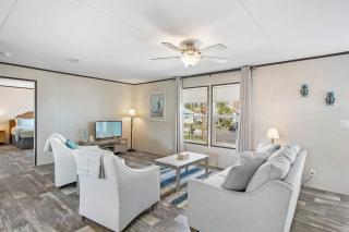 Canal Home Dock Walk to Beach Kayaks SUP Fishing - 6