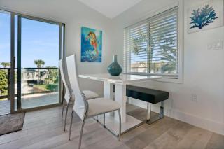 Ocean Views Retreat! Renovated Apt with Beach Bikes! - St. Augustine - 1