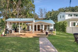 Charming Fishing Cabin Has It All, Full Dock and Summer Kitchen, Access to SUPs, Bikes, Beach Gear - Palm Coast - 7