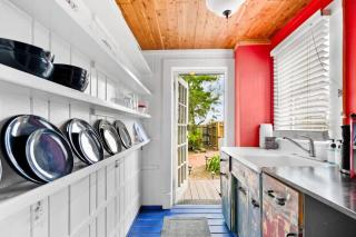 Marvelous Mermaid Bungalow, Dog-Friendly Downstairs Apt in Prime Vilano Beach - St. Augustine - 6