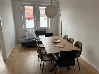 Schöne neue 4 Zimmer Wohnung mit Süd-Balkon bis 8 Personen - Naumburg - 2