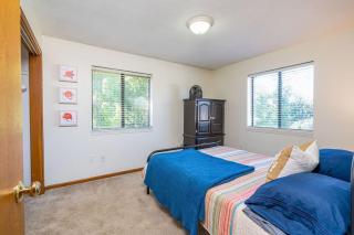 Countryside Cottages near Lake Bella Vista - Rockford - 2
