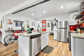 Hidden Lighthouse Bungalow Renovated 2 Beds Dogs Ok - 2