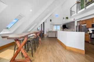 Stunning King Bed Penthouse at The Grand Castle - Grandville - 7