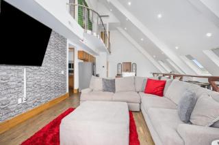 Stunning King Bed Penthouse at The Grand Castle - Grandville - 4