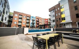 2BR Balcony Suite Gym & Pool Downtown at CityWay - Indianápolis - 6